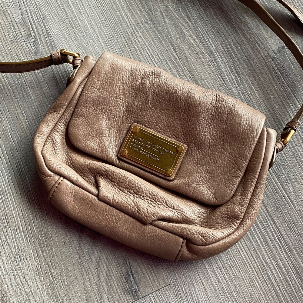 Marc Jacobs Brown / Taupe Leather Crossbody Bag EUC!
